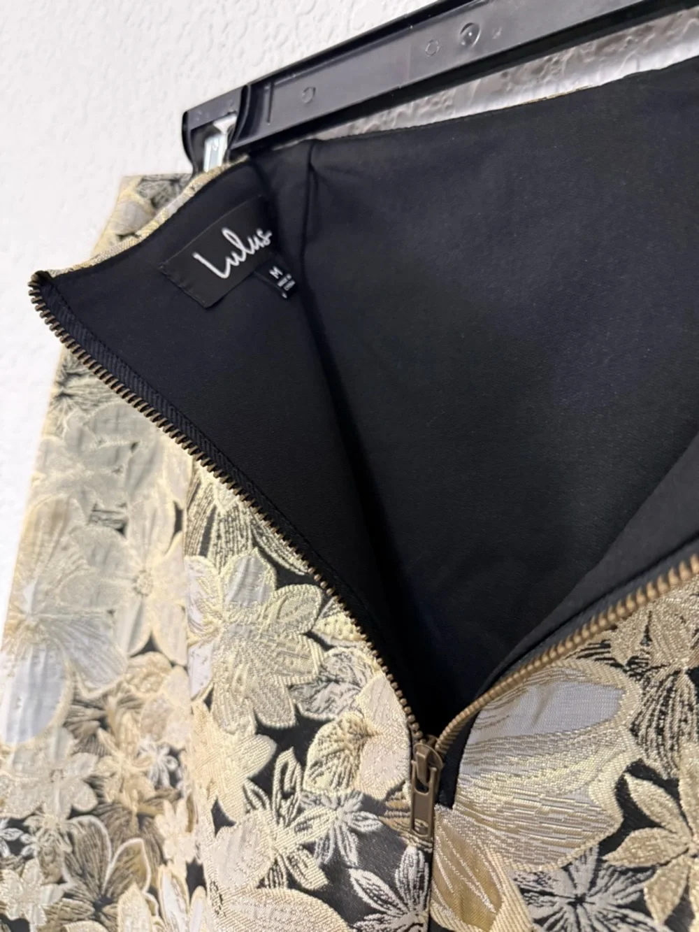 Lulu’s Metallic Gold‎ Floral Pencil Skirt | Evening Glam | Size Medium